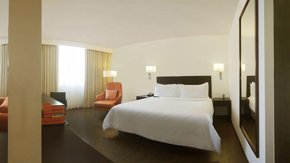 Fiesta Inn Insurgentes Sur Мексико Сити Стая снимка